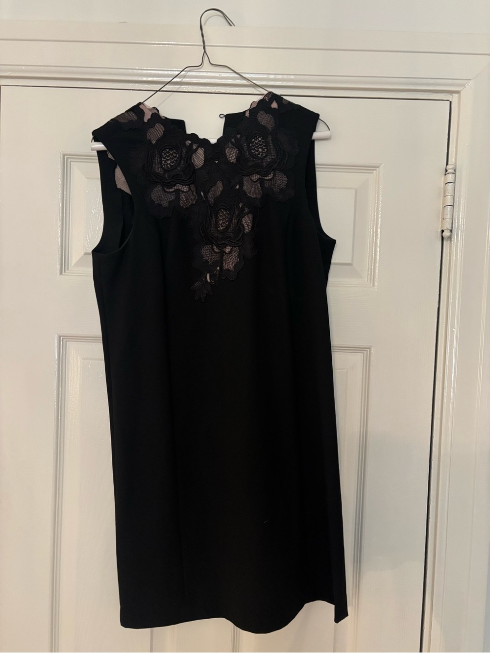 NWT BCBG Black Sleeveless “Valentine” Shift Dress with Floral Lace